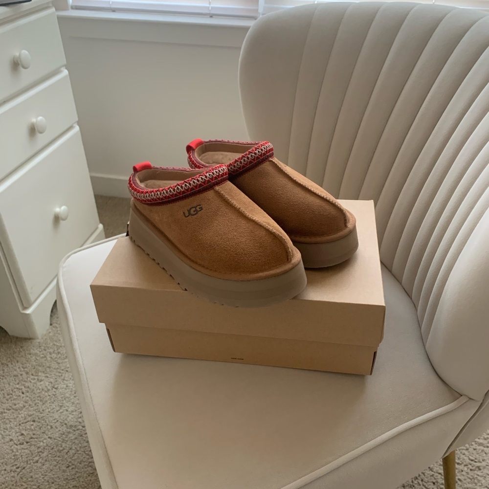Tazz platform chestnut UGG slippers